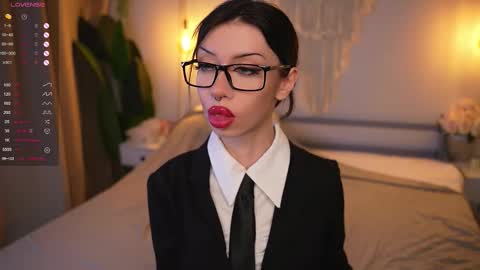 Snapshot of devilss_toy chatting on 11.18.25 CIBELLE online show from 11.18.25