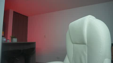 Snapshot of devin_hunter chatting on 12.15.24 Devin Hunter online show from 12.15.24