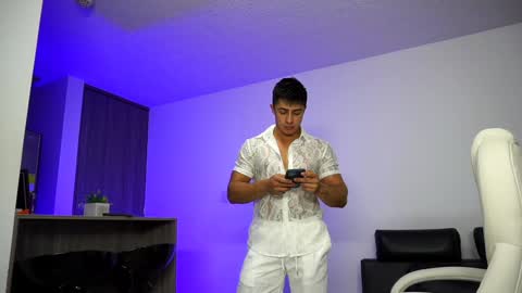 Snapshot of devin_hunter chatting on 12.28.24 Devin Hunter online show from 12.28.24
