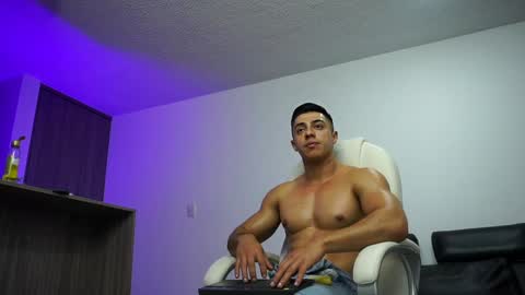 Snapshot of devin_hunter chatting on 01.18.25 Devin Hunter online show from 01.18.25