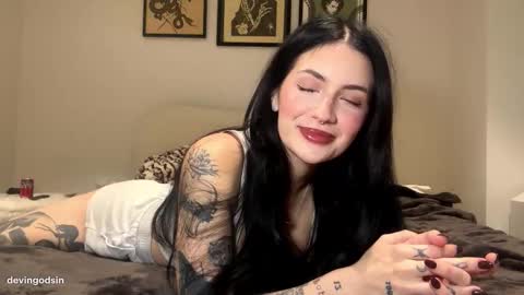 Snapshot of devingodsin chatting on 12.03.25 Devin online show from 12.03.25