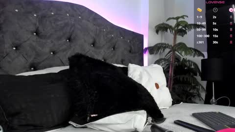 PaulaInsta  paulacastellanos 1Pvt open online show from 12.27.24