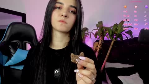 PaulaInsta  paulacastellanos 1Pvt open online show from 01.17.25