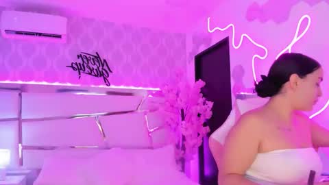 Snapshot of devoracook chatting on 11.17.25 DevoraCook online show from 11.17.25