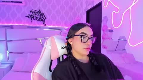 Snapshot of devoracook chatting on 11.18.25 DevoraCook online show from 11.18.25