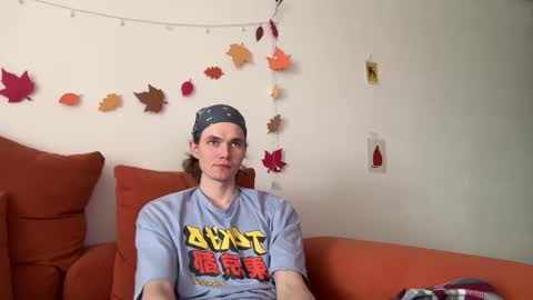 Snapshot of di_n_alex chatting on 10.26.25 Di Alex online show from 10.26.25