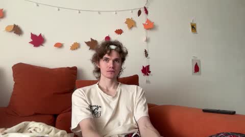 Snapshot of di_n_alex chatting on 10.31.25 Di Alex online show from 10.31.25