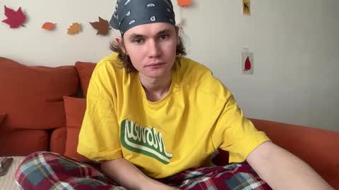 Snapshot of di_n_alex chatting on 11.01.25 Di Alex online show from 11.01.25