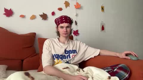 Snapshot of di_n_alex chatting on 11.06.25 Di Alex online show from 11.06.25