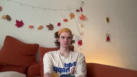 Snapshot of di_n_alex chatting on 11.13.25 Di Alex online show from 11.13.25