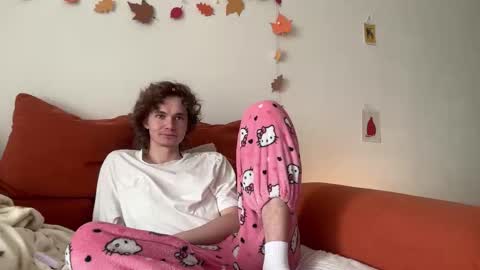 Snapshot of di_n_alex chatting on 11.20.25 Di Alex online show from 11.20.25