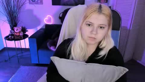 Dia online show from 11.28.25