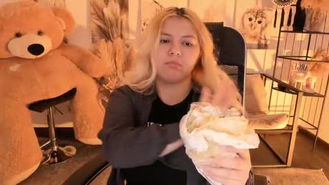 Dia online show from 12.18.25