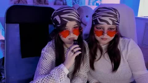 Snapshot of diaangell chatting on 04.17.26 Dia online show from 04.17.26