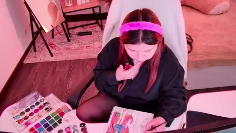 Snapshot of diaangell chatting on 04.21.26 Dia online show from 04.21.26