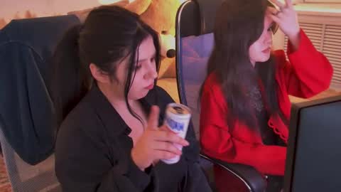 Snapshot of diaangell chatting on 05.30.26 Dia online show from 05.30.26