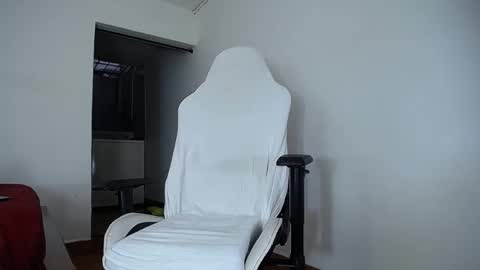 Snapshot of diamond_black00 chatting on 10.22.25 MaSSimo online show from 10.22.25