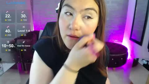 Snapshot of diamondfox_m chatting on 04.22.26 Your Diamond online show from 04.22.26