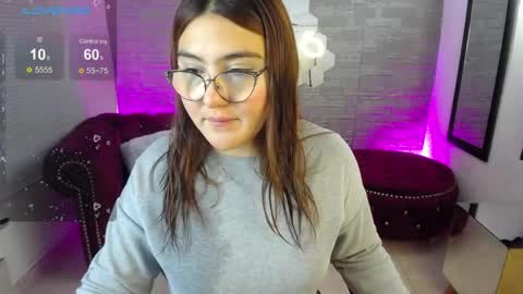 Snapshot of diamondfox_m chatting on 04.27.26 Your Diamond online show from 04.27.26