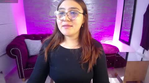 Snapshot of diamondfox_m chatting on 05.04.26 Your Diamond online show from 05.04.26
