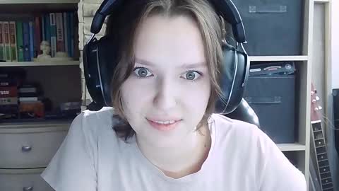 Snapshot of diana_back3 chatting on 09.30.25 diana_back3 online show from 09.30.25