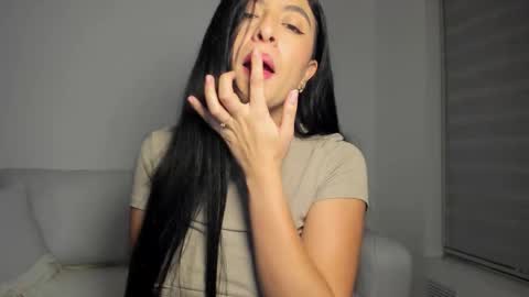 Snapshot of diana_jones_ chatting on 12.17.25 POCA online show from 12.17.25