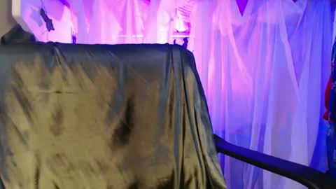 Snapshot of diana_smit_ chatting on 12.16.24 diana online show from 12.16.24