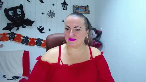 Snapshot of dianamgg chatting on 11.04.25 Diana online show from 11.04.25