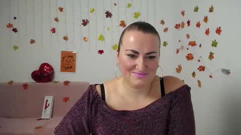 Snapshot of dianamgg chatting on 11.16.25 Diana online show from 11.16.25