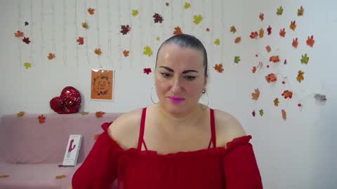 Snapshot of dianamgg chatting on 11.18.25 Diana online show from 11.18.25