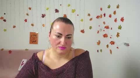 Snapshot of dianamgg chatting on 11.22.25 Diana online show from 11.22.25