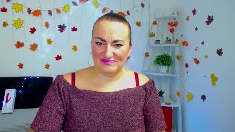 Snapshot of dianamgg chatting on 12.02.25 Diana online show from 12.02.25