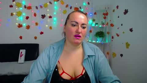 Snapshot of dianamgg chatting on 12.03.25 Diana online show from 12.03.25