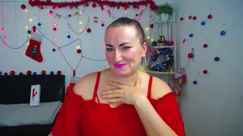 Snapshot of dianamgg chatting on 12.04.25 Diana online show from 12.04.25