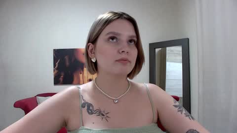 Snapshot of dianemills chatting on 02.01.25 Diane Mills online show from 02.01.25