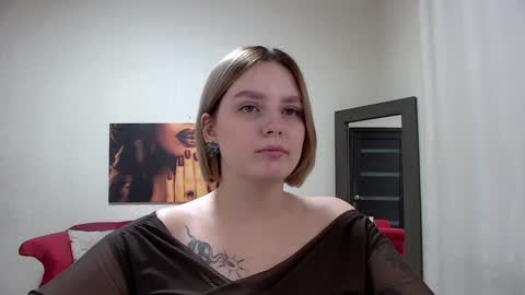 Snapshot of dianemills chatting on 02.08.25 Diane Mills online show from 02.08.25