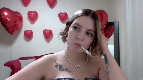 Snapshot of dianemills chatting on 02.11.25 Diane Mills online show from 02.11.25