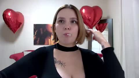 Snapshot of dianemills chatting on 02.19.25 Diane Mills online show from 02.19.25