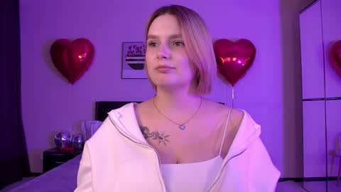 Snapshot of dianemills chatting on 02.26.25 Diane Mills online show from 02.26.25