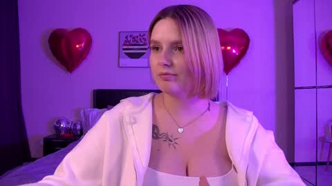 Snapshot of dianemills chatting on 02.26.25 Diane Mills online show from 02.26.25