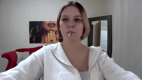 Snapshot of dianemills chatting on 03.10.25 Diane Mills online show from 03.10.25