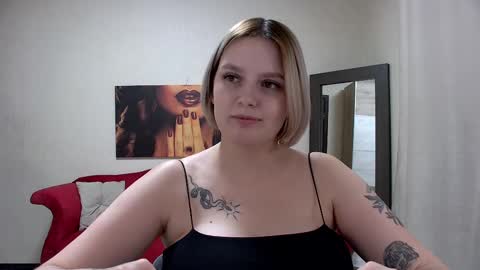 Snapshot of dianemills chatting on 03.11.25 Diane Mills online show from 03.11.25