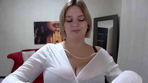 Snapshot of dianemills chatting on 09.22.25 Diane Mills online show from 09.22.25