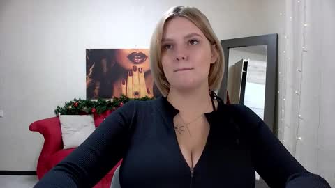 Snapshot of dianemills chatting on 11.30.25 Diane Mills online show from 11.30.25