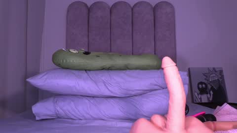 Snapshot of dianne_nanatzu chatting on 01.05.25 Melania - online show from 01.05.25