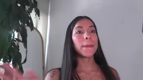 Snapshot of dianne_nanatzu chatting on 02.15.25 Melania - online show from 02.15.25