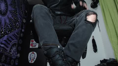 DICAPRIO online show from 12.17.24