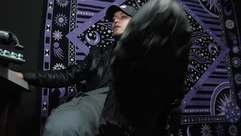 DICAPRIO online show from 02.05.25