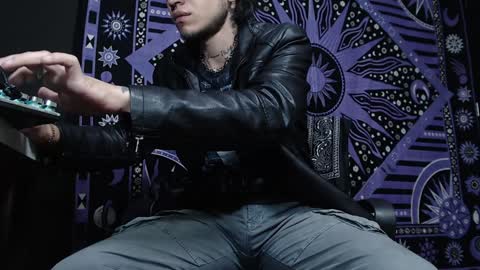 DICAPRIO online show from 02.07.25