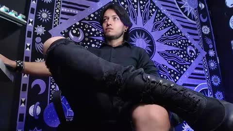 DICAPRIO online show from 02.15.25